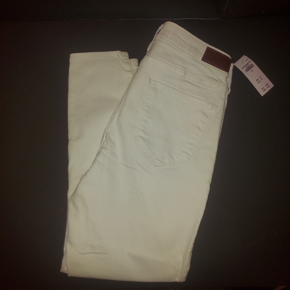 NWT Hollister Curvy High Rise Crop Super Sinny White Jeans size 7R - Picture 8 of 10